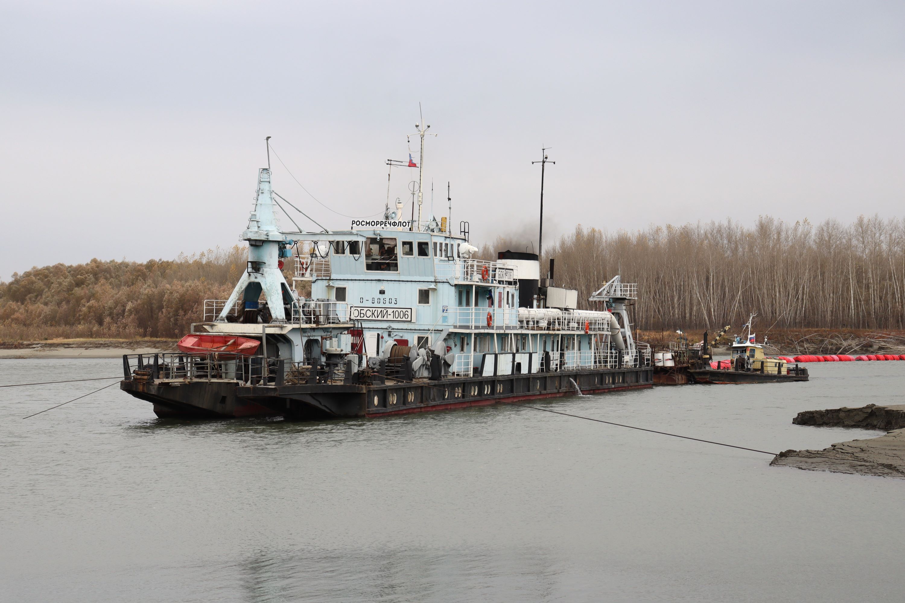 Росводоканал Барнаул углубляет дно реки в районе городских водозаборов