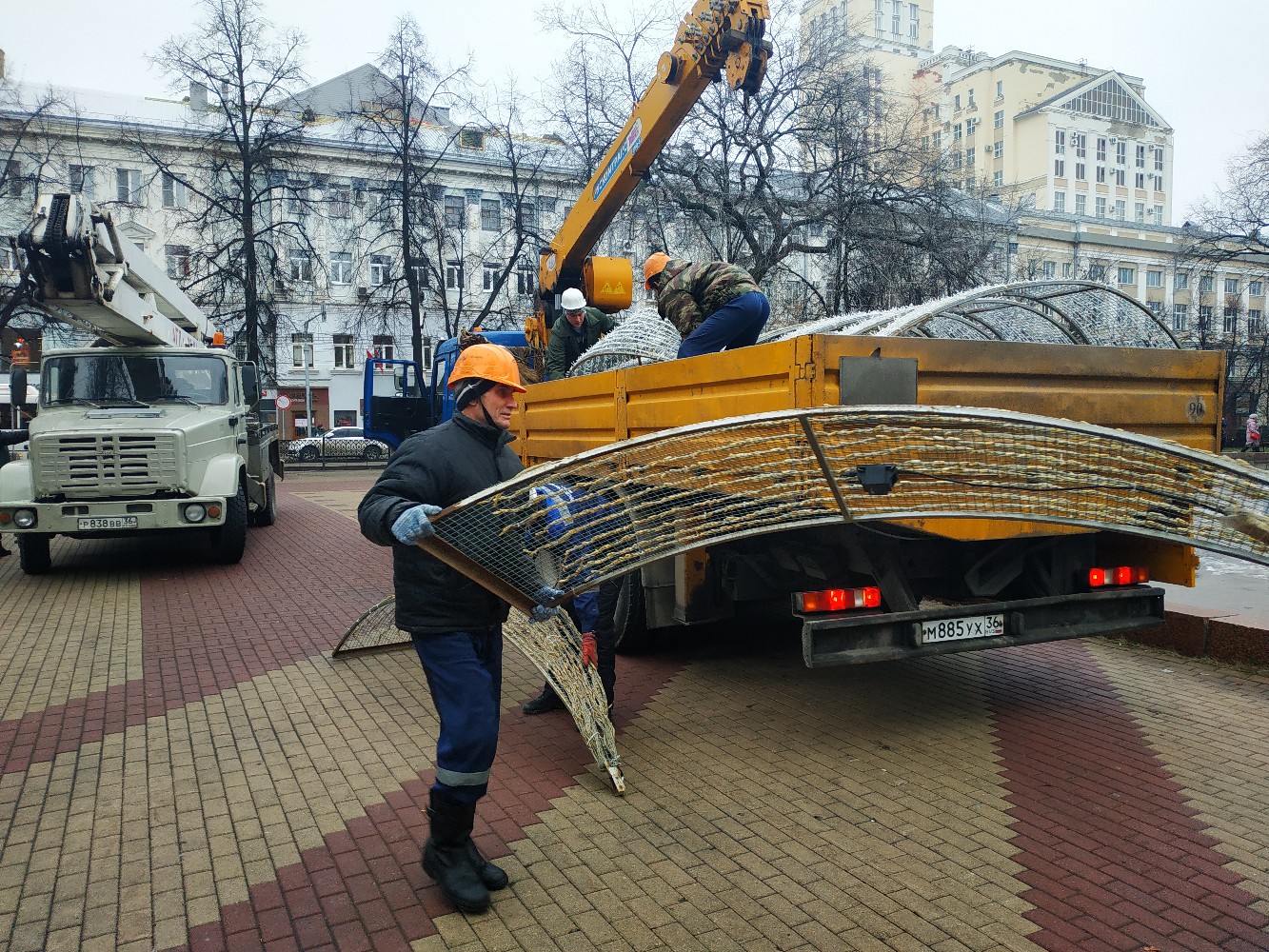 «РВК-Воронеж» начал монтаж «зимнего» фонтана в Кольцовском сквере