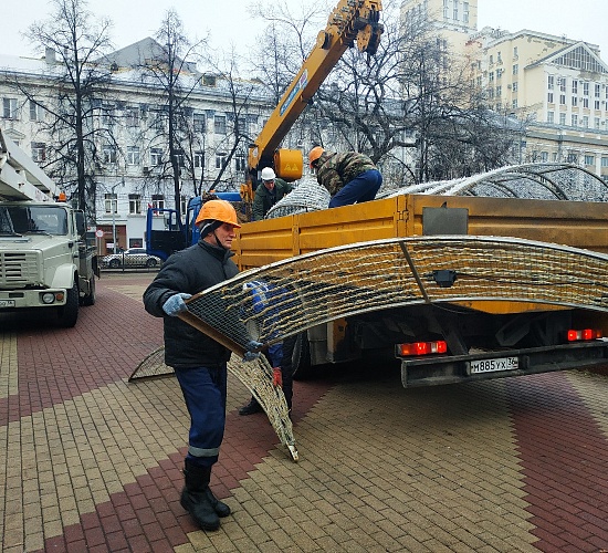 «РВК-Воронеж» начал монтаж «зимнего» фонтана в Кольцовском сквере