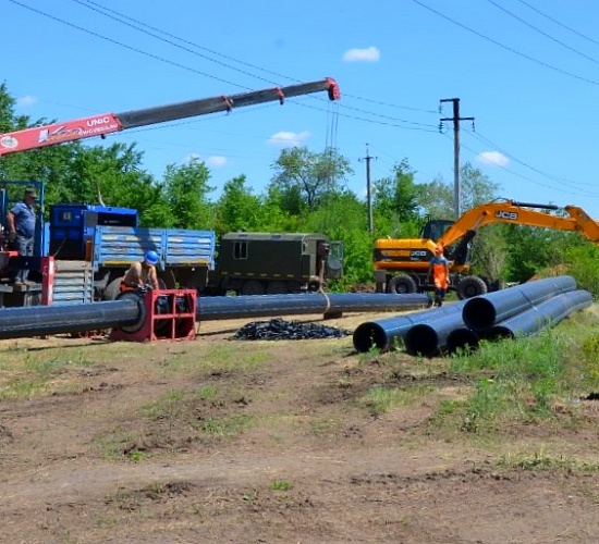 «Росводоканал Оренбург» продолжает строительство нового водовода в поселке Каргала