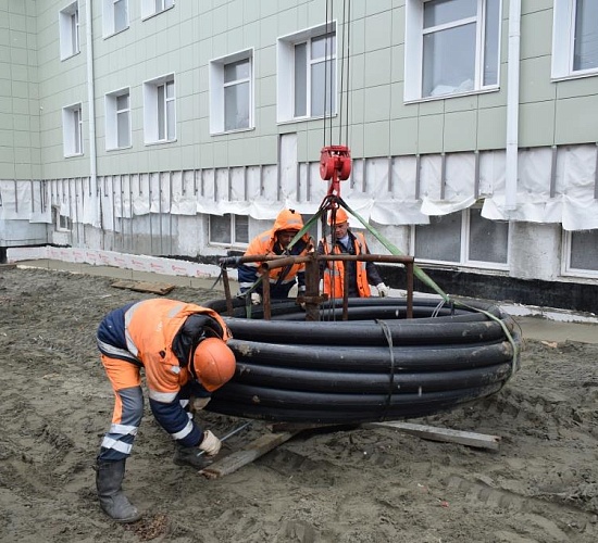 «Росводоканал Барнаул» переложил водопровод для новой больницы 